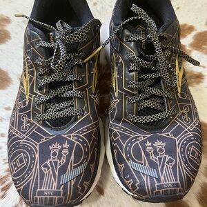 Brooks Black and Gold Graphic Sneakers Size 7.5